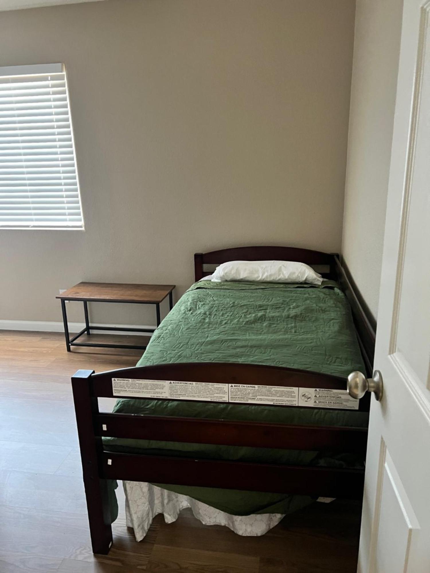 Serene 2Bed 1Bath Condo With Parking Fresno Kültér fotó