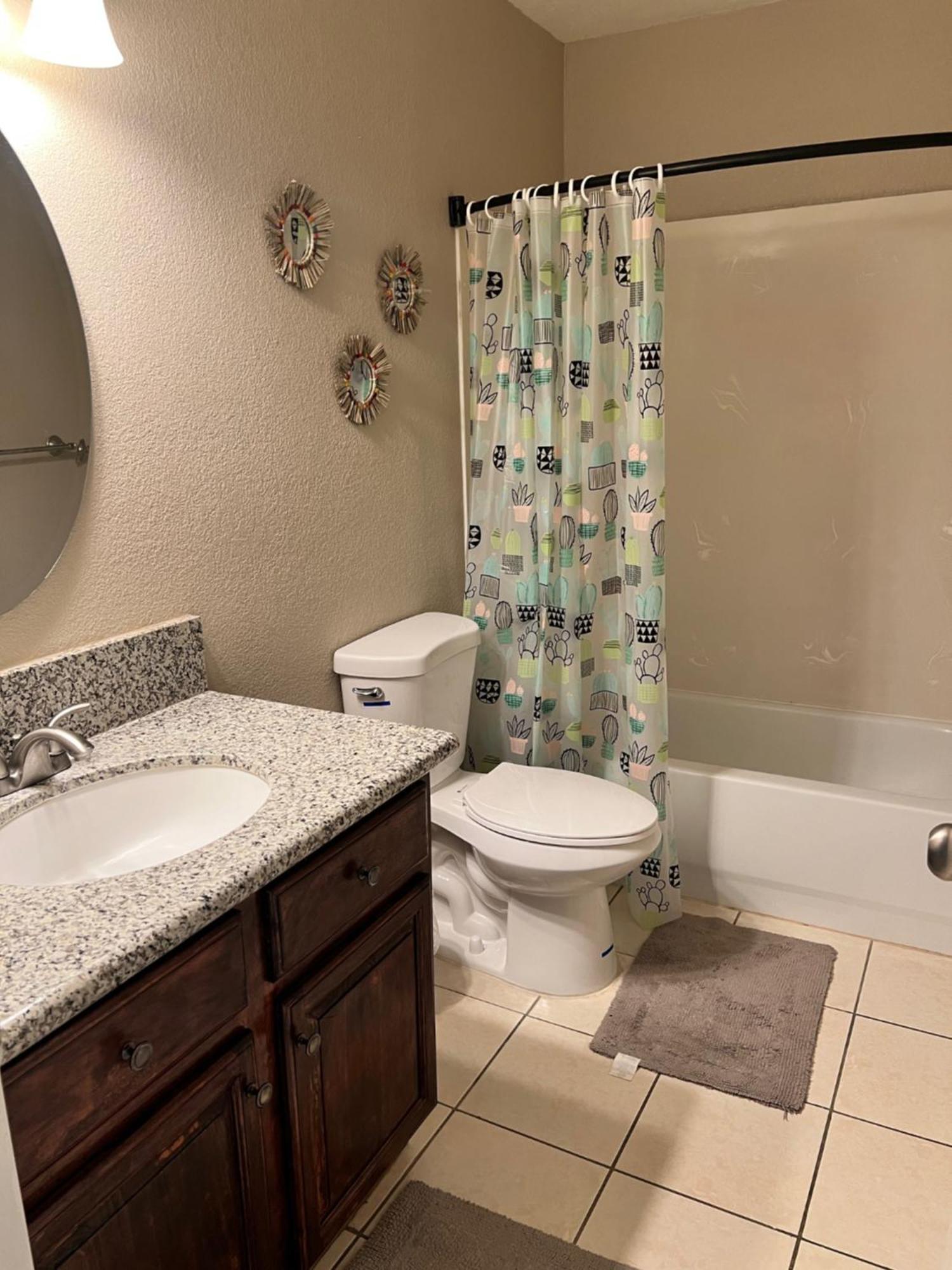 Serene 2Bed 1Bath Condo With Parking Fresno Kültér fotó